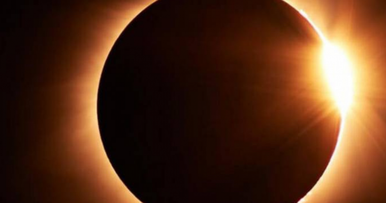 ECLIPSE TOTAL DO SOL – LUA NOVA EM SAGITÁRIO!